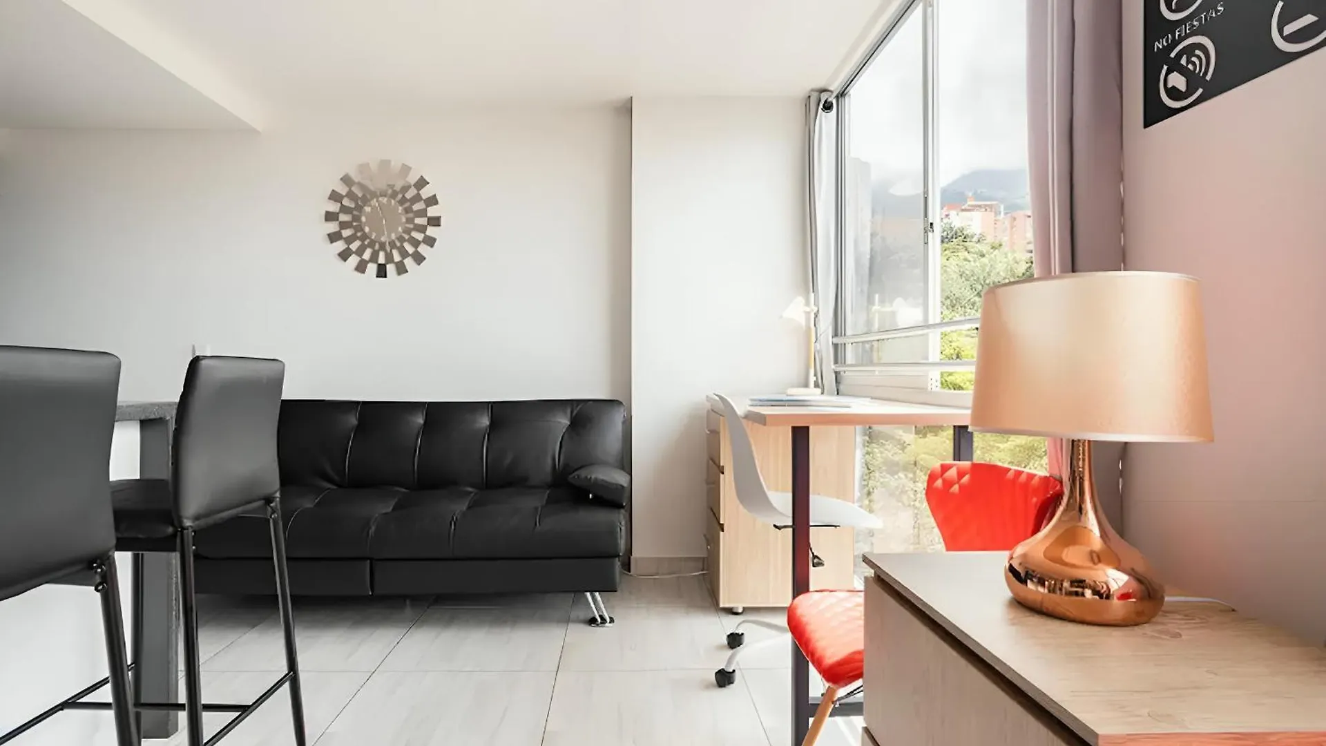 Loft Comodo Cerca De Vida Nocturna Y Malls Medellin 0*,