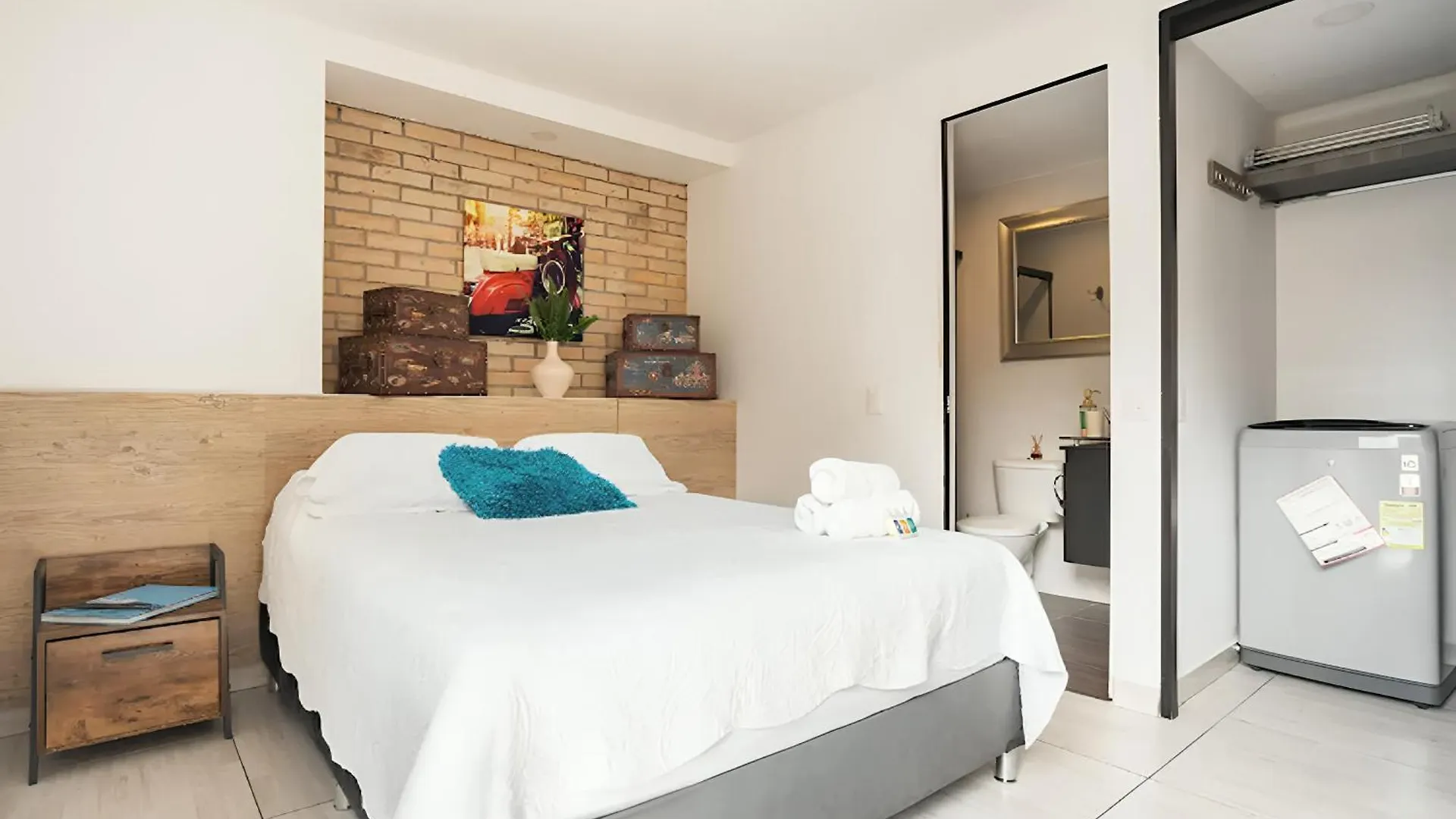 Apartment Loft Comodo Cerca De Vida Nocturna Y Malls Medellin Colombia